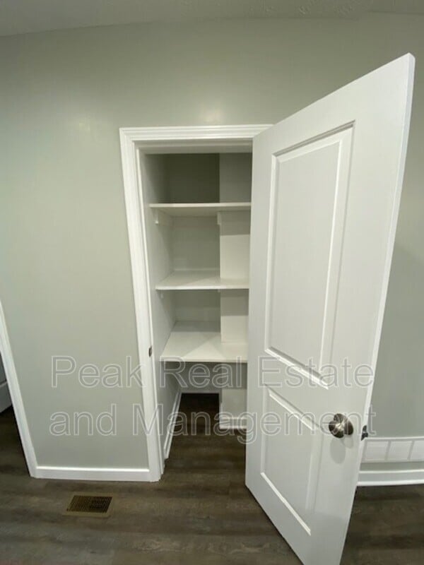 1011 Logan St SE in Grand Rapids, MI - Building Photo - Building Photo