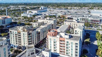 7275 SW 89th St in Miami, FL - Building Photo