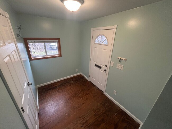 418 Laughlin Ave in Pittsburgh, PA - Building Photo - Building Photo