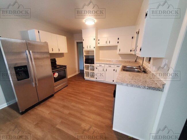 property at 2800 Cave Ave NW