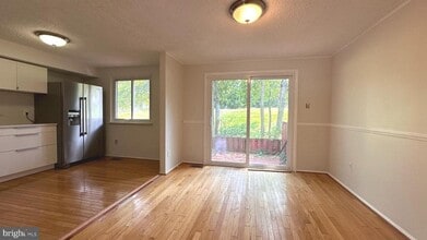 13566 Bentley Cir in Woodbridge, VA - Foto de edificio - Building Photo