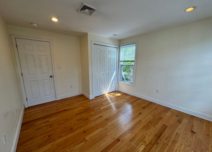 10 Cheever Ct, Unit 2 in Boston, MA - Foto de edificio - Building Photo