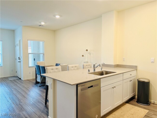 502 Foothill Cove Ln in Henderson, NV - Foto de edificio - Building Photo