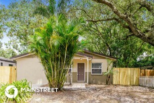 7503 N Dartmouth Ave in Tampa, FL - Building Photo