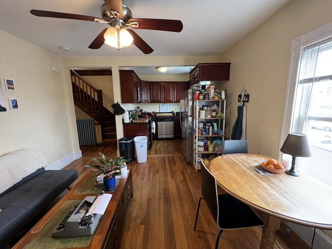 32 White St, Unit Top in Somerville, MA - Building Photo - Building Photo