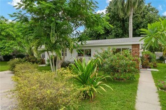 817 Courtington Ln in Ft. Myers, FL - Building Photo - Building Photo