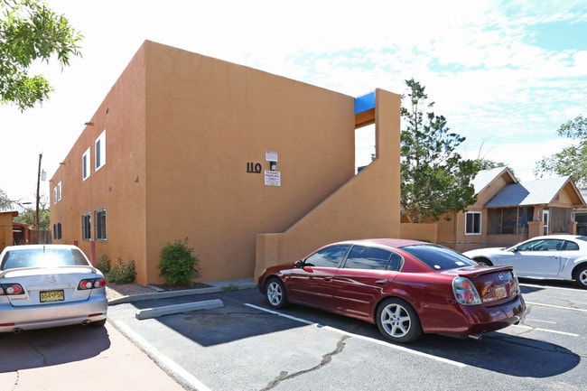 110 Columbia Dr SE in Albuquerque, NM - Building Photo - Building Photo