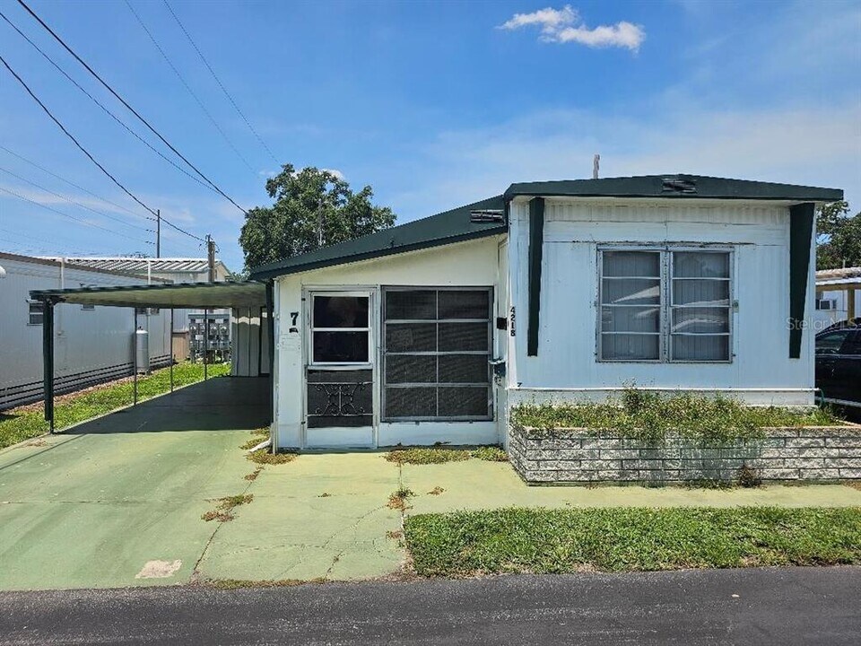 4218 Palmwood in Bradenton, FL - Building Photo