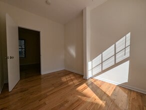 658 W Cornelia Ave, Unit 11 in Chicago, IL - Foto de edificio - Building Photo