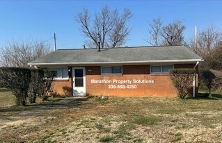 1405 Cypress St in Greensboro, NC - Building Photo