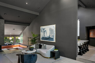 2001 Roscomare Rd in Los Angeles, CA - Building Photo - Building Photo