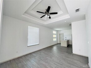 12610 N 33rd Ln, Unit 3 in Edinburg, TX - Foto de edificio - Building Photo