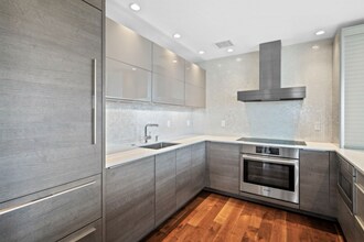 197 8th St, Unit PH215 in Boston, MA - Building Photo - Building Photo