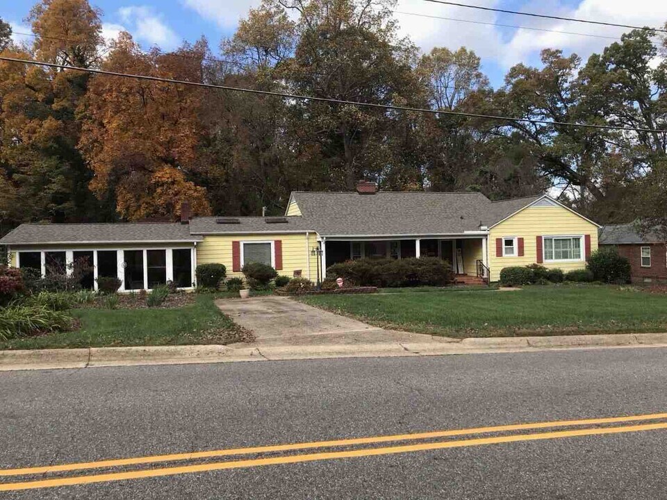 805 Stockton St in Statesville, NC - Building Photo