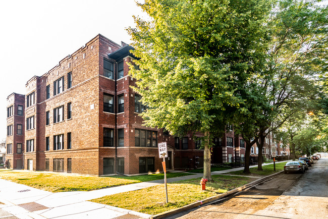 7801 S Cornell Ave in Chicago, IL - Building Photo - Building Photo