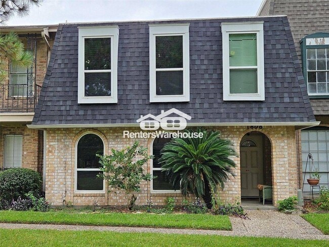 property at 1806 Saxony Ln