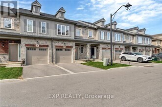11 Garlent Ave in Hamilton, ON - Building Photo - Building Photo
