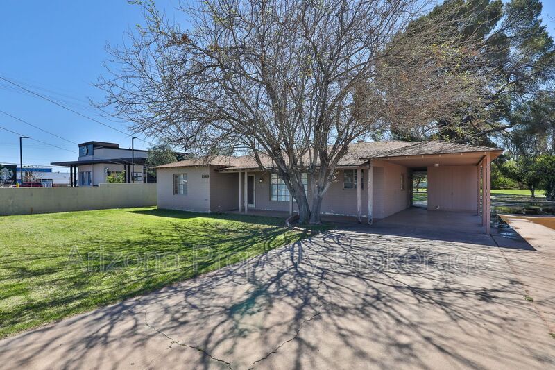 1149 E University Dr in Mesa, AZ - Building Photo