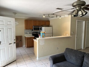 110 Chapel Dr in Tallahassee, FL - Foto de edificio - Building Photo