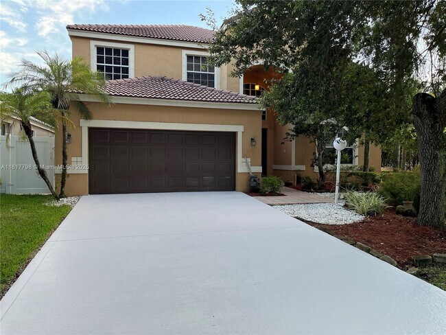 6710 NW 81st Ct in Parkland, FL - Building Photo - Building Photo