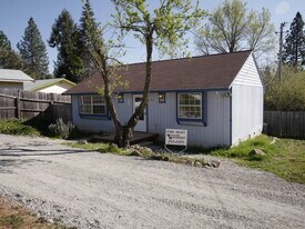 41 Veterans Ln in West Point, CA - Building Photo