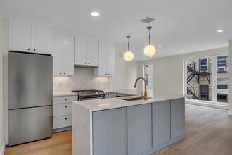 389 Sumner St in Boston, MA - Building Photo - Building Photo