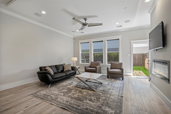 property at 6533 Castlebay Dr