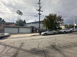 7102 S La Cienega Blvd in Inglewood, CA - Building Photo - Building Photo