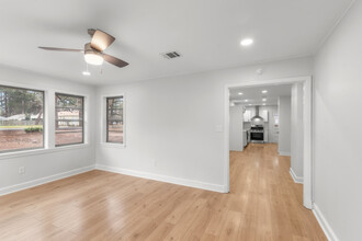 1008 Wilton Pl in Shreveport, LA - Foto de edificio - Building Photo