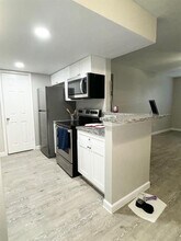 327 W Hufsmith Rd in Tomball, TX - Building Photo - Building Photo
