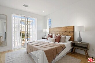 7966 1st St in Los Angeles, CA - Building Photo - Building Photo