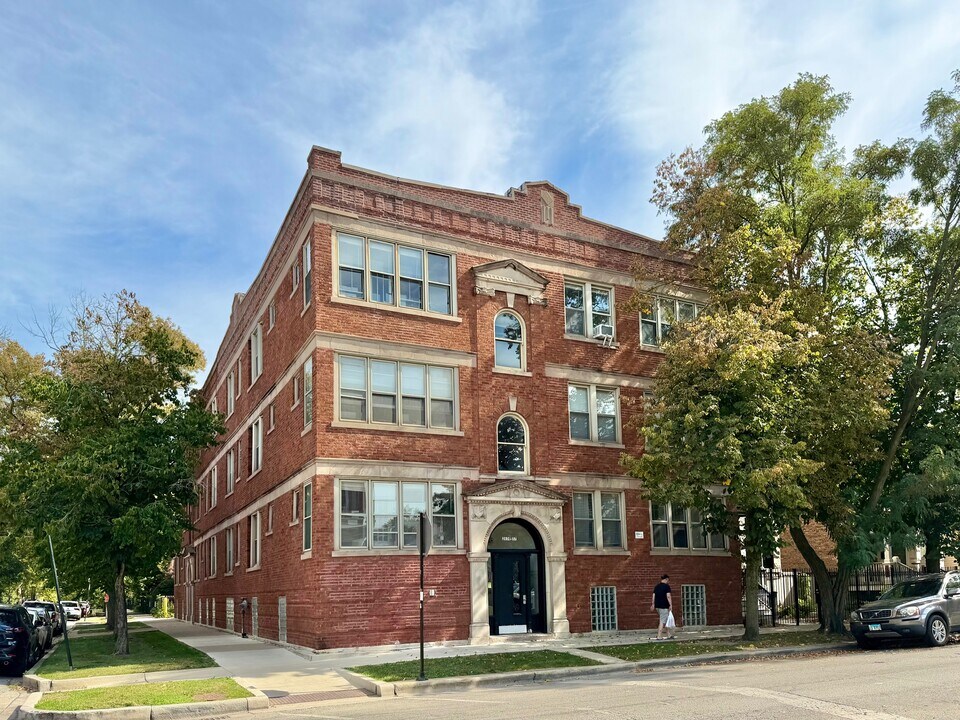 2659 N Saint Louis Ave, Unit 1 in Chicago, IL - Building Photo