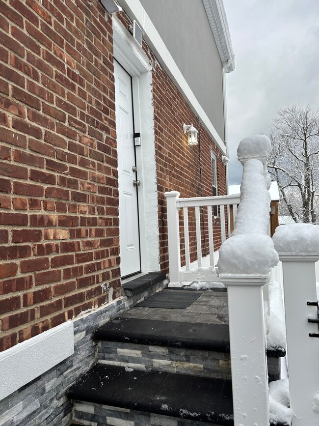 6 Marwood Rd S in Port Washington, NY - Foto de edificio - Building Photo