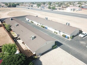 21725 Nisqually Rd in Apple Valley, CA - Building Photo - Building Photo