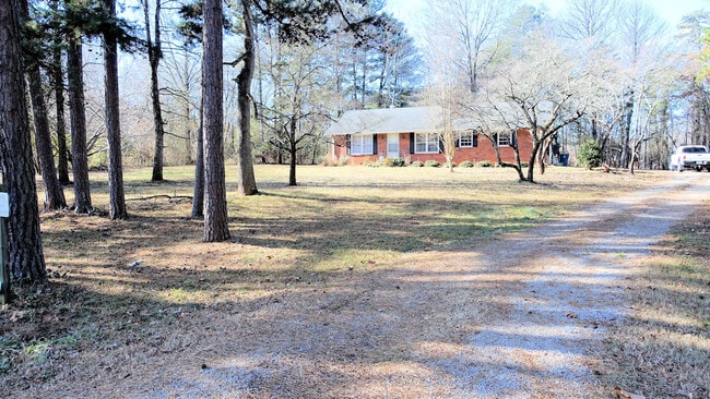 493 Redland Rd in Advance, NC - Building Photo - Building Photo