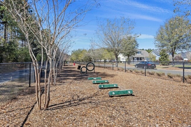 108 Ingleside Dr in Summerville, SC - Foto de edificio - Building Photo