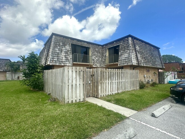 property at 81 Lake Arbor Dr