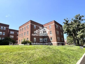 4200 Grand Ave in Des Moines, IA - Building Photo - Building Photo