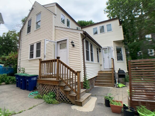 57 Lowell St, Unit 1