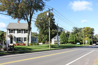 530 New London Turnpike in Glastonbury, CT - Building Photo - Building Photo