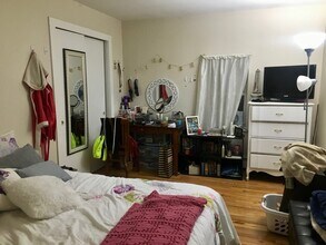 42 Sewall St, Unit 3 in Somerville, MA - Foto de edificio - Building Photo