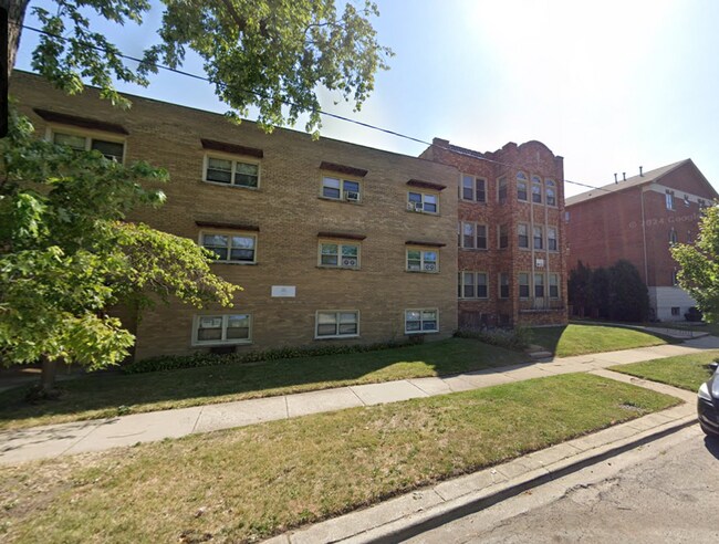 10437 S Hale Ave in Chicago, IL - Building Photo - Building Photo