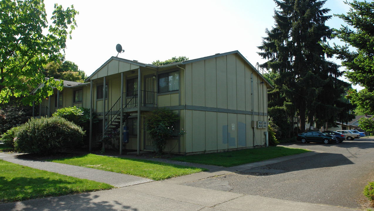 616 W 4th Ave in Eugene, OR - Building Photo