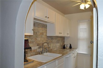 2523 NW 12th St in Oklahoma City, OK - Building Photo - Building Photo