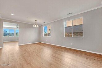 22632 Dragonfly Ct in Santa Clarita, CA - Building Photo - Building Photo