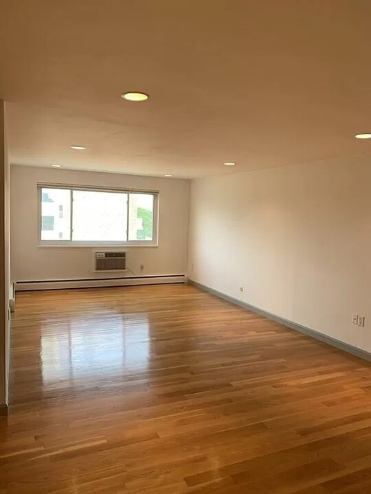 287 Harvard St, Unit 72 in Cambridge, MA - Building Photo