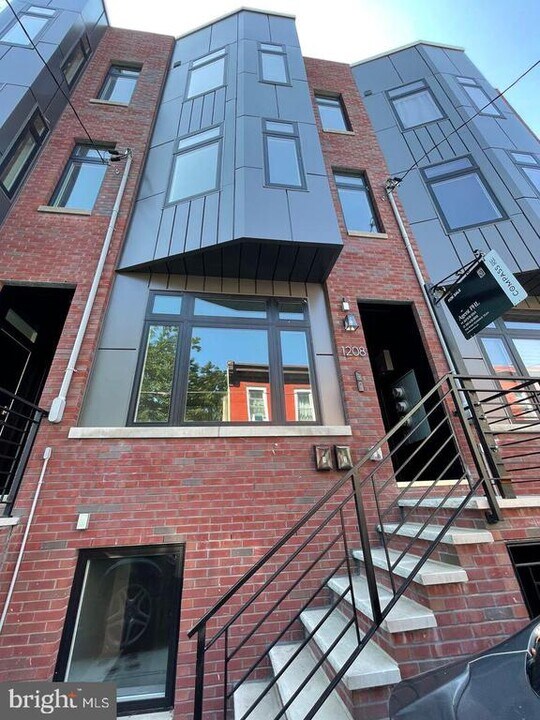 1208 N Taylor St in Philadelphia, PA - Building Photo