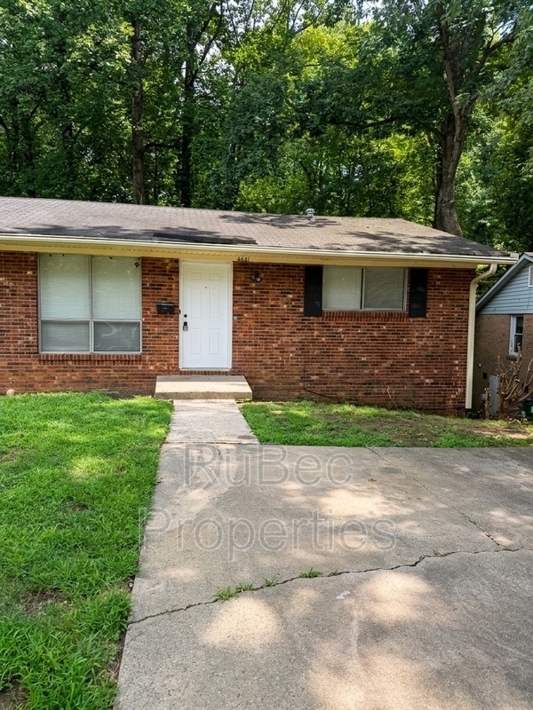 property at 4641 Highlake Dr