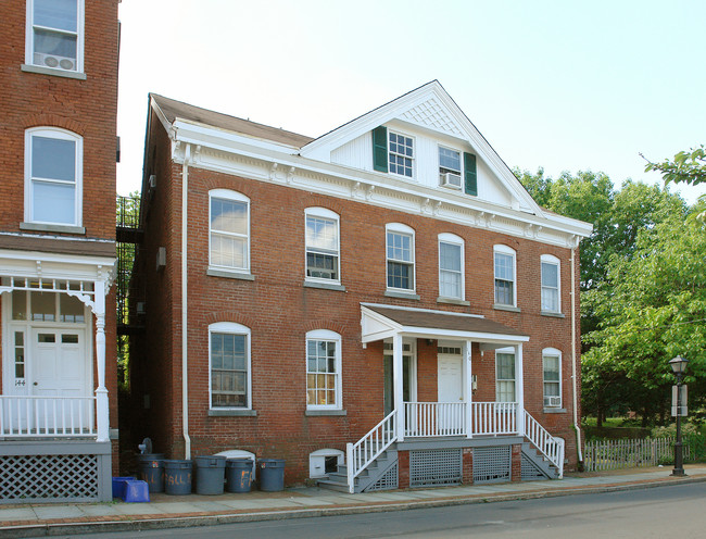 140-144 Union St in Poughkeepsie, NY - Foto de edificio - Building Photo