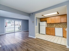 Oakridge Estates in West Seneca, NY - Building Photo - Building Photo